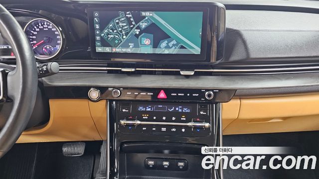 Kia Canival 2022 — photo 15