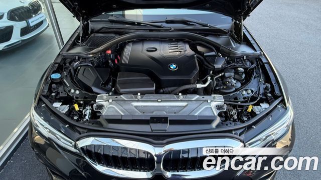 BMW 3-Series 2021 — photo 6