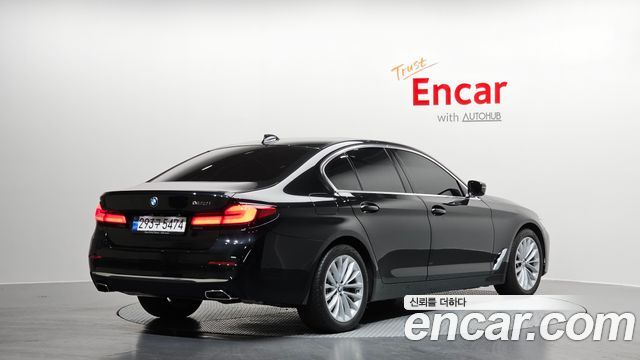 BMW 5-Series 2023 — photo 2
