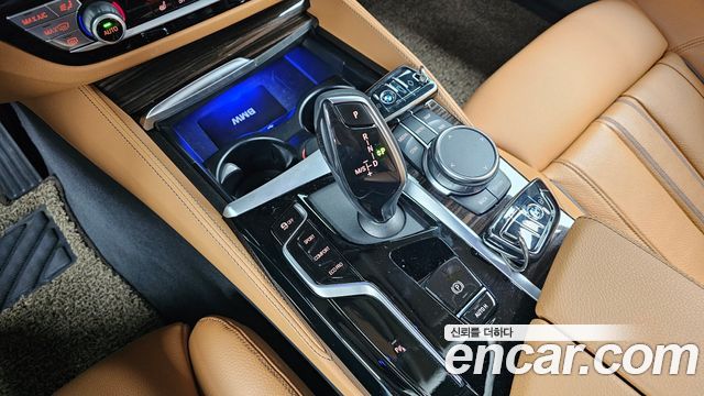 BMW 5-Series 2023 — photo 9