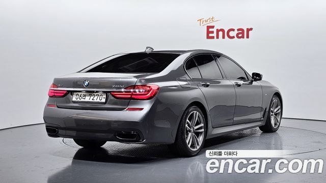 BMW 7-Series 2018 — photo 2