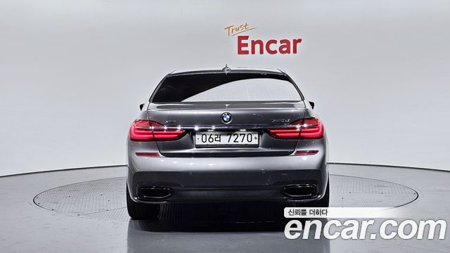 BMW 7-Series 2018 — photo 4