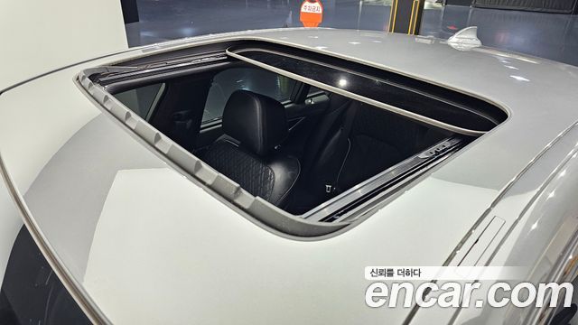 BMW 7-Series 2018 — photo 18