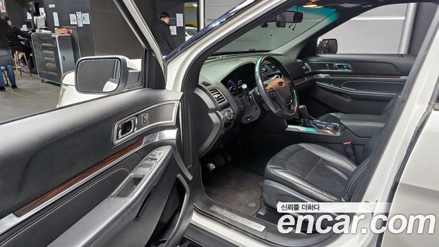 Ford Explorer 2016 — photo 10