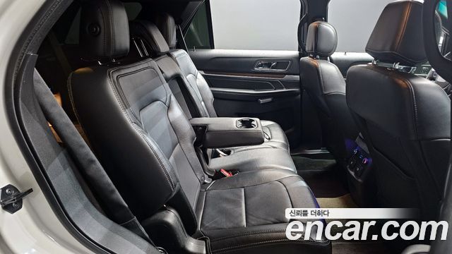 Ford Explorer 2016 — photo 12