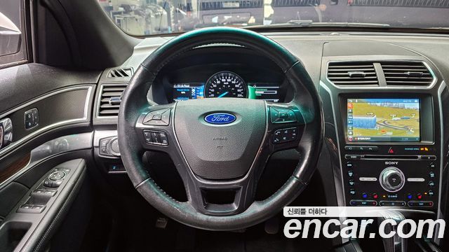 Ford Explorer 2016 — photo 14