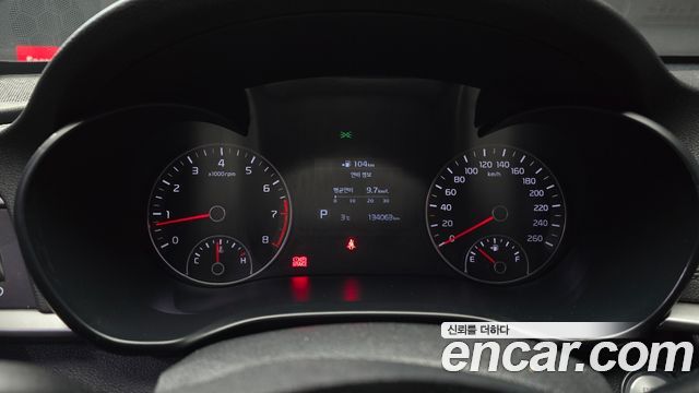Kia K5 2019 — photo 8