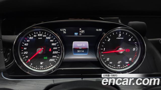 Mercedes-Benz E-Class 2019 — photo 8