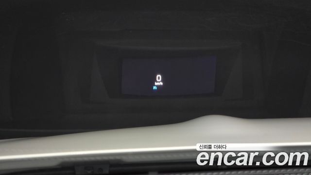 Mercedes-Benz E-Class 2019 — photo 17