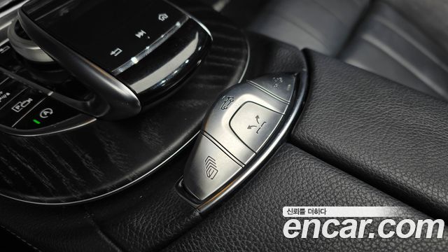 Mercedes-Benz E-Class 2019 — photo 18