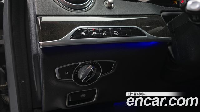 Mercedes-Benz S-Class 2015 — photo 17