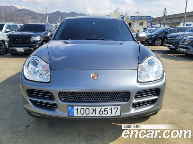 Porsche Cayenne 2004 — photo 1