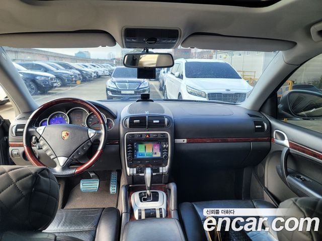 Porsche Cayenne 2004 — photo 11