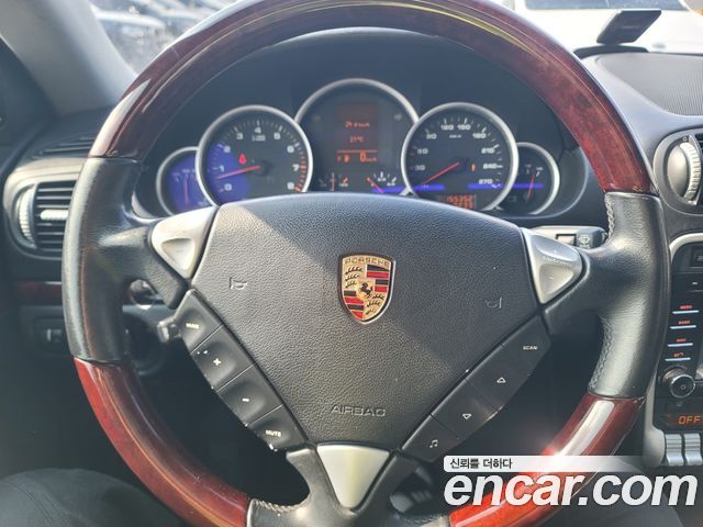 Porsche Cayenne 2004 — photo 13