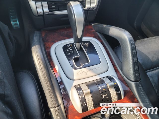 Porsche Cayenne 2004 — photo 14