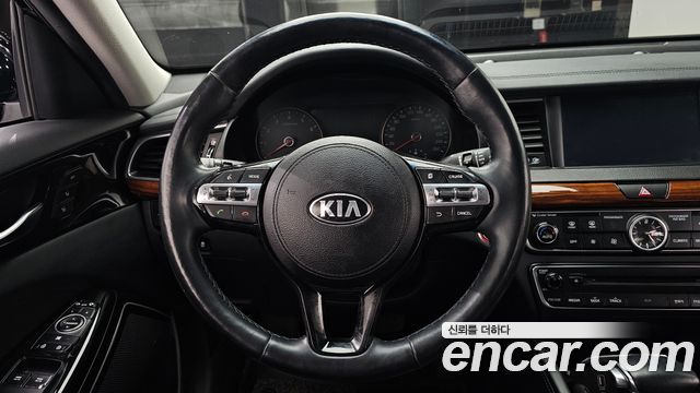 Kia K7 2016 — photo 13