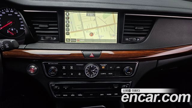 Kia K7 2016 — photo 16