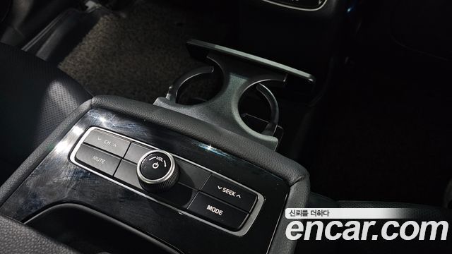 Kia K7 2016 — photo 18