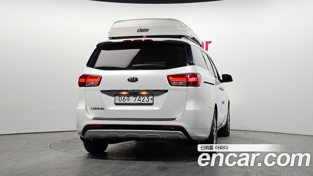 Kia Canival 2018 — photo 4