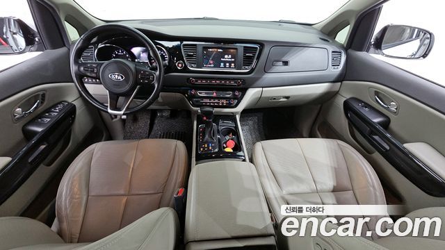 Kia Canival 2018 — photo 7