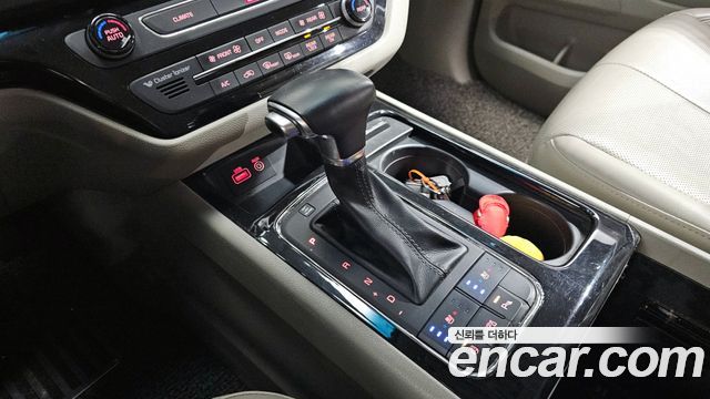 Kia Canival 2018 — photo 9