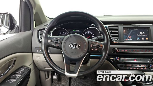 Kia Canival 2018 — photo 13