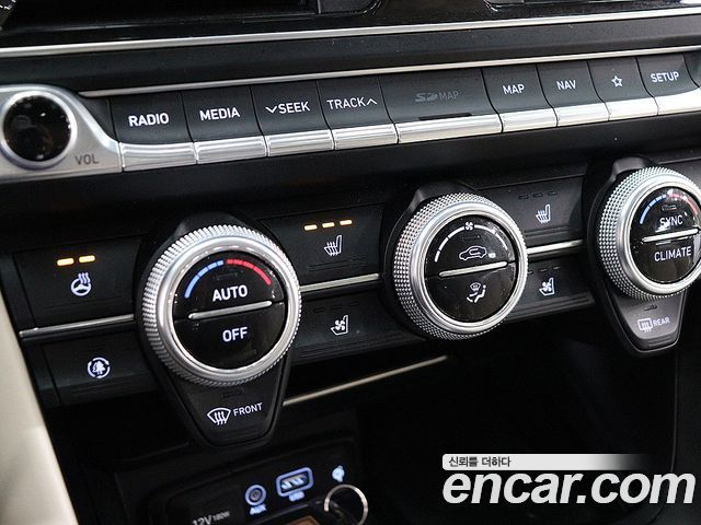 Genesis G70 2019 — photo 16