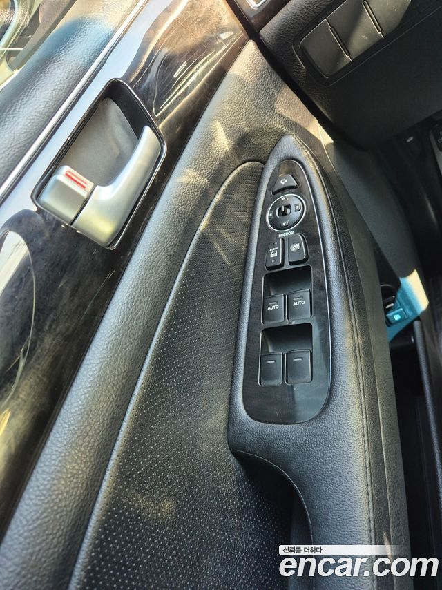 Hyundai Genesis 2012 — photo 8