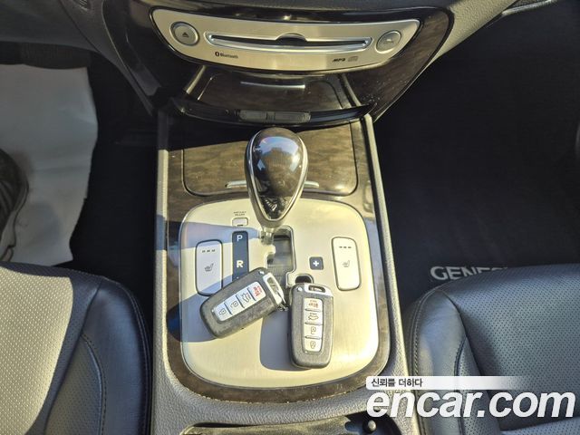 Hyundai Genesis 2012 — photo 11