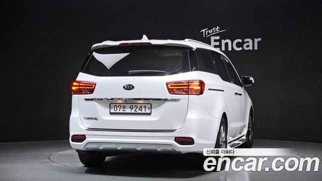 Kia Canival 2019 — photo 4