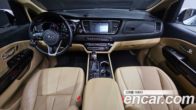 Kia Canival 2019 — photo 7