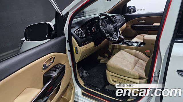 Kia Canival 2019 — photo 11