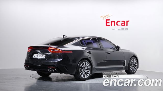 Kia Stinger 2018 — photo 2