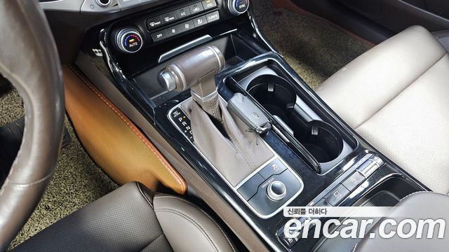 Kia Stinger 2018 — photo 9