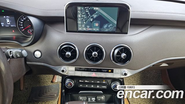 Kia Stinger 2018 — photo 16