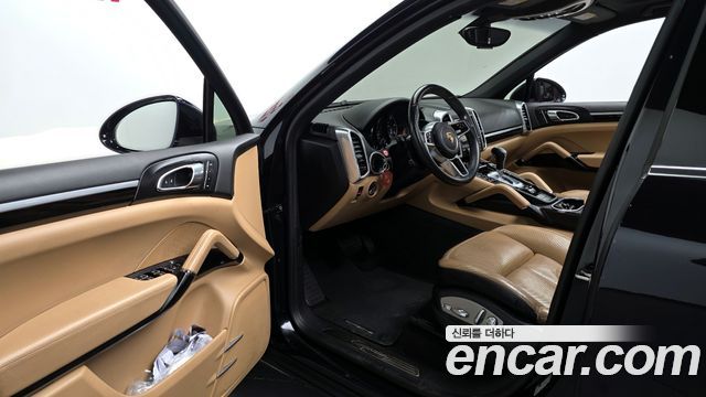 Porsche Cayenne 2016 — photo 10