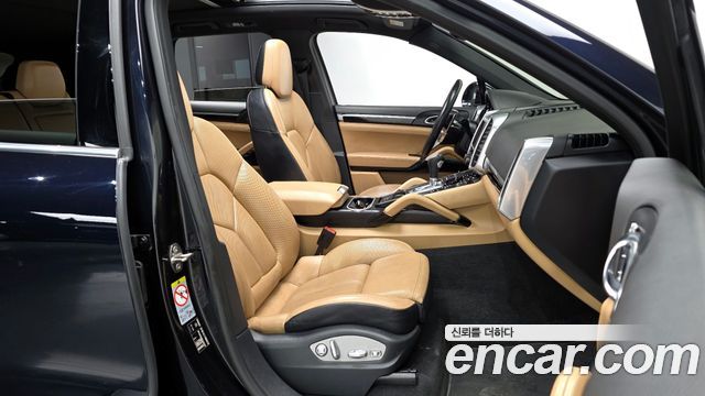 Porsche Cayenne 2016 — photo 11