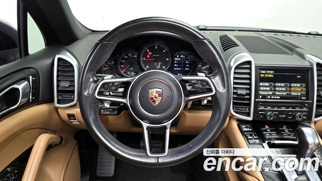 Porsche Cayenne 2016 — photo 13