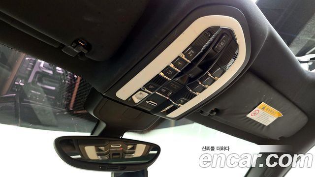 Porsche Cayenne 2016 — photo 17