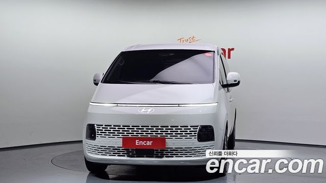 Hyundai Staria 2025 — photo 3