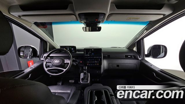 Hyundai Staria 2025 — photo 7