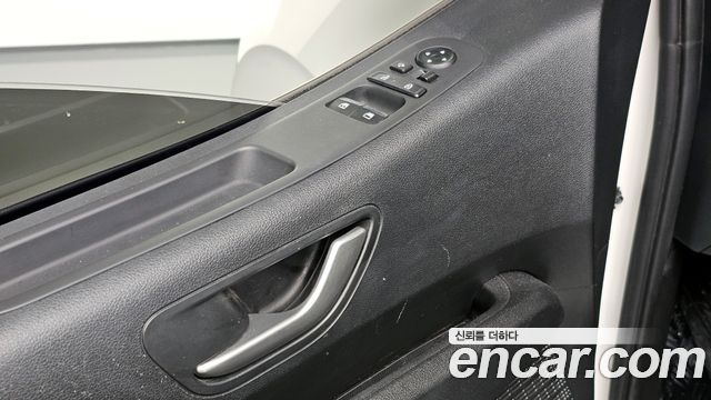 Hyundai Staria 2025 — photo 14