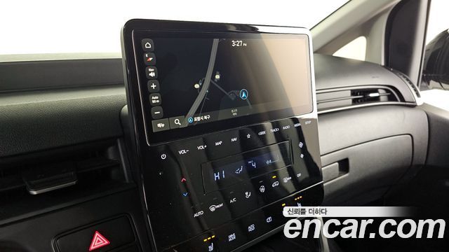 Hyundai Staria 2025 — photo 16