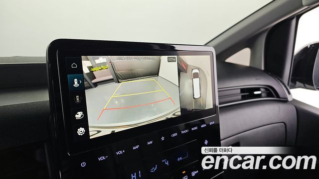 Hyundai Staria 2025 — photo 17