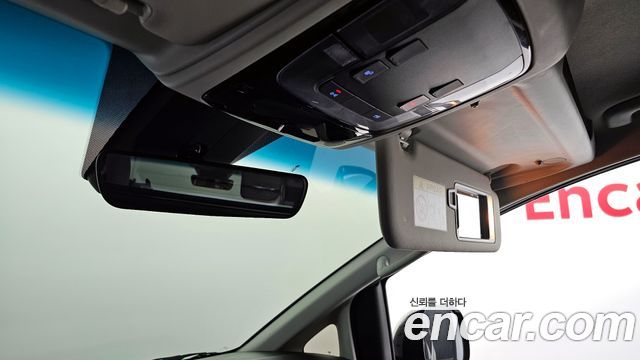 Hyundai Staria 2025 — photo 19
