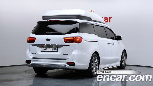Kia Canival 2019 — photo 2