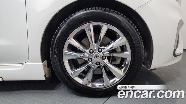 Kia Canival 2019 — photo 5