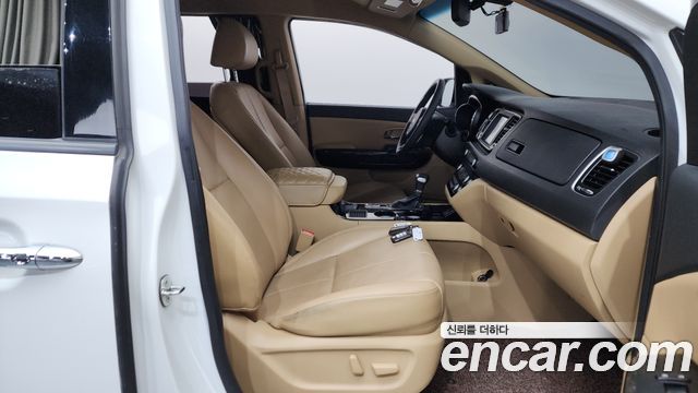 Kia Canival 2019 — photo 11