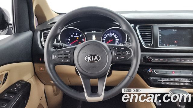 Kia Canival 2019 — photo 13