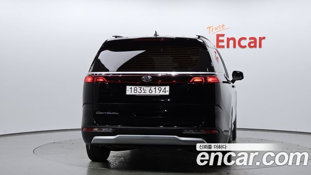 Kia Canival 2021 — photo 4